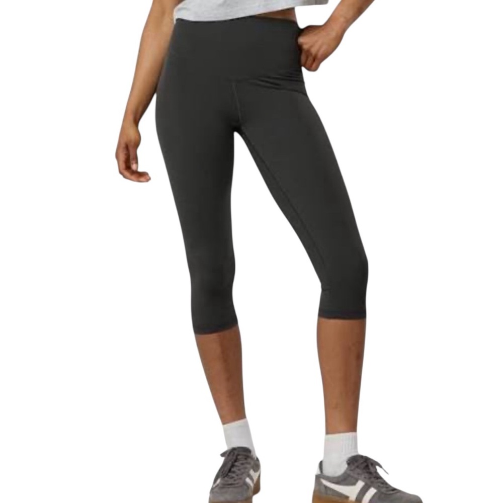 Anue Capri Leggings in Charcoal